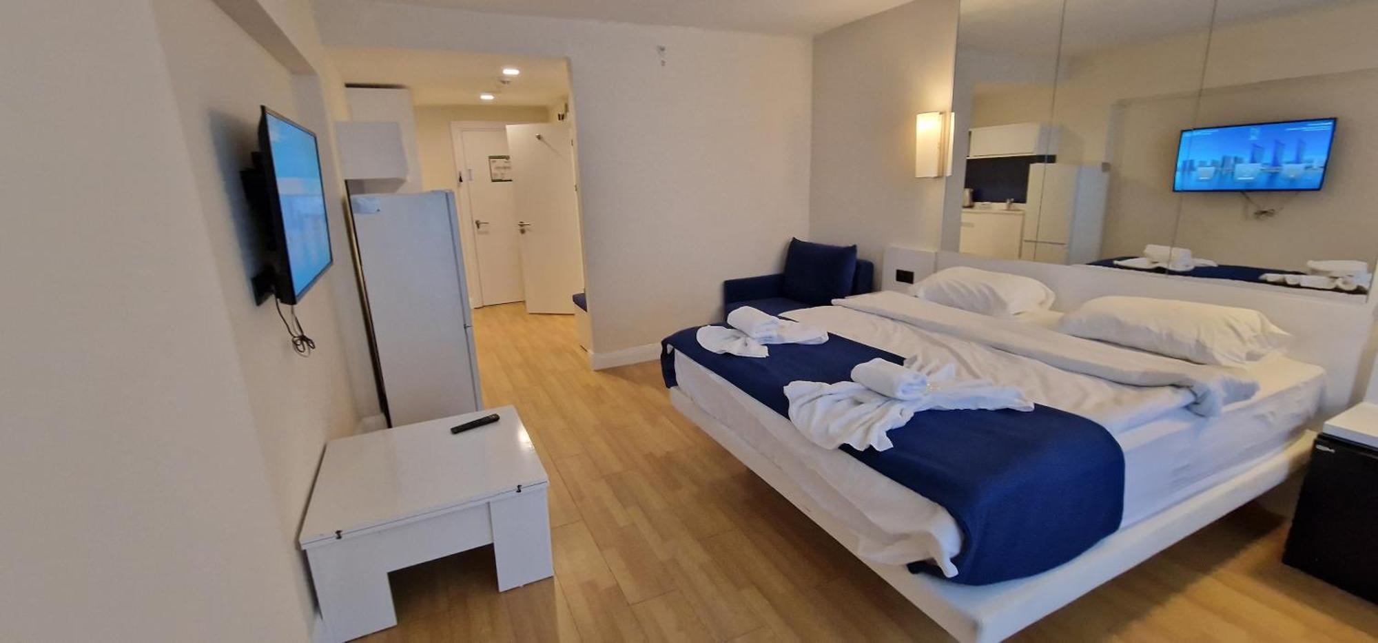 Natalia -Apartments In - Orbi City Batoemi Buitenkant foto