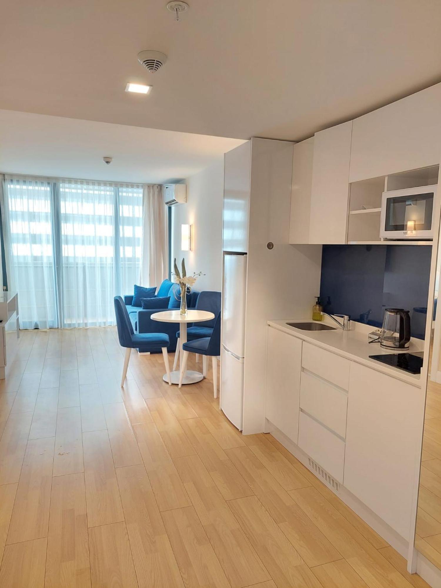 Natalia -Apartments In - Orbi City Batoemi Buitenkant foto
