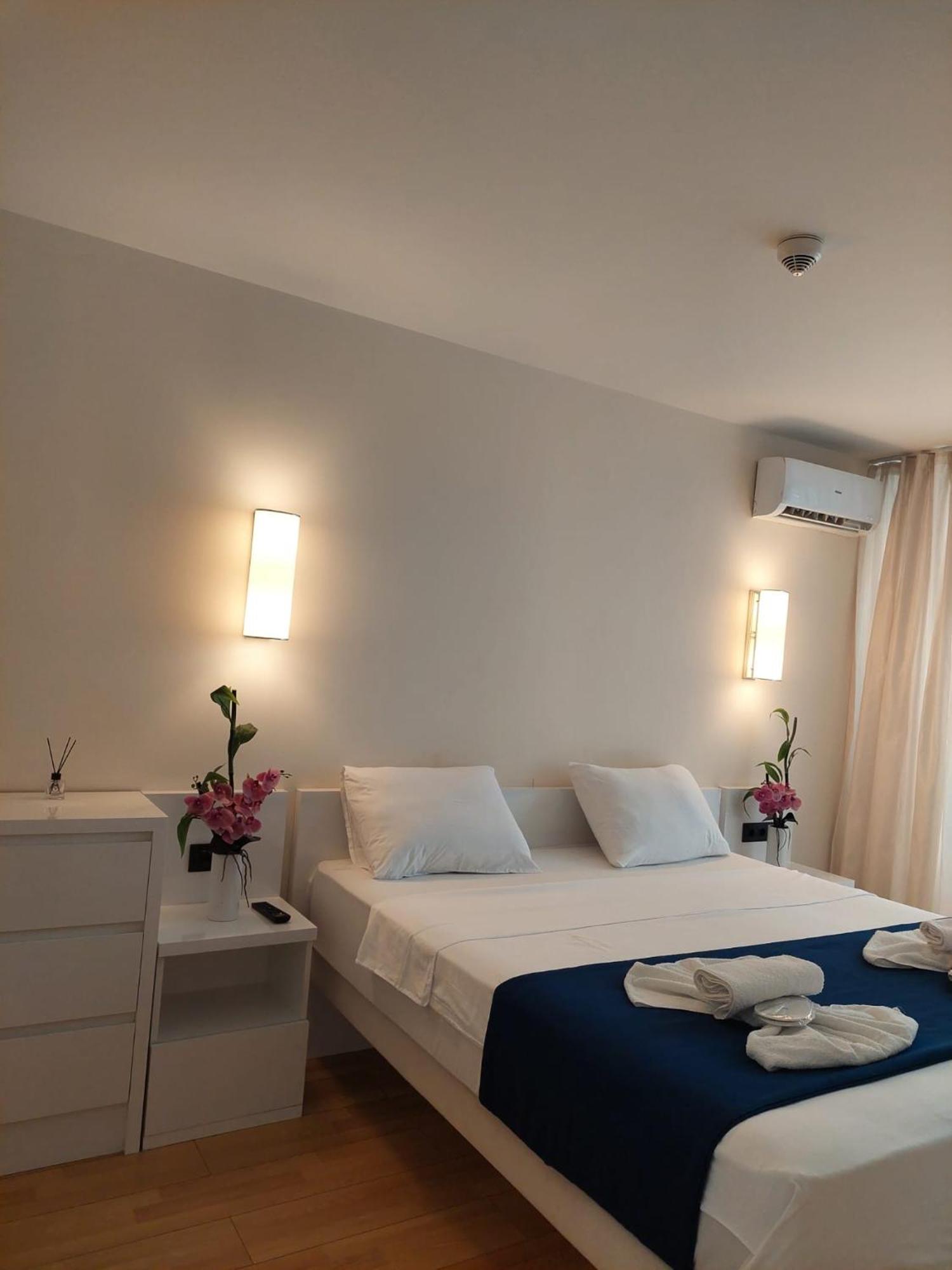 Natalia -Apartments In - Orbi City Batoemi Buitenkant foto