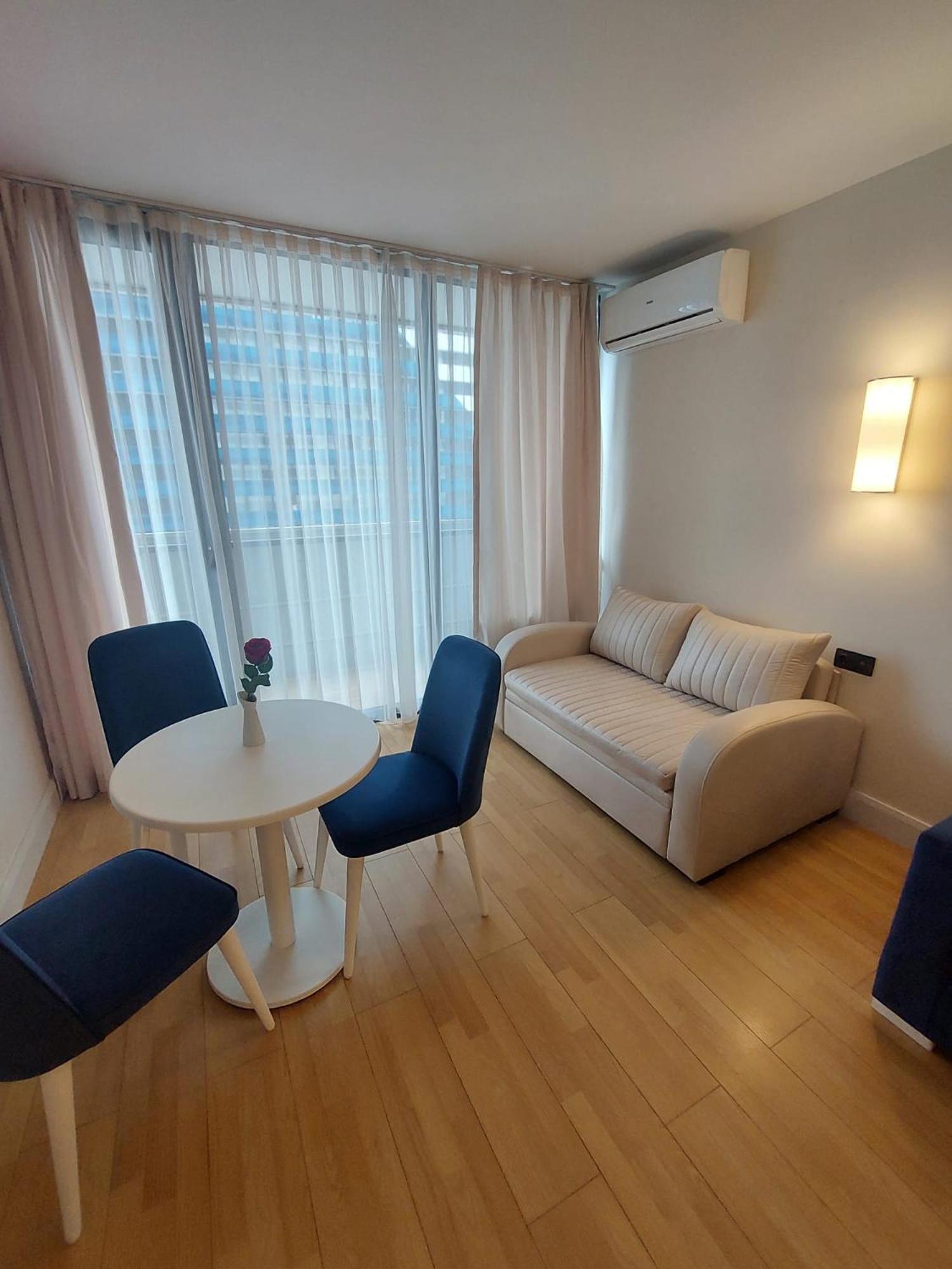 Natalia -Apartments In - Orbi City Batoemi Buitenkant foto